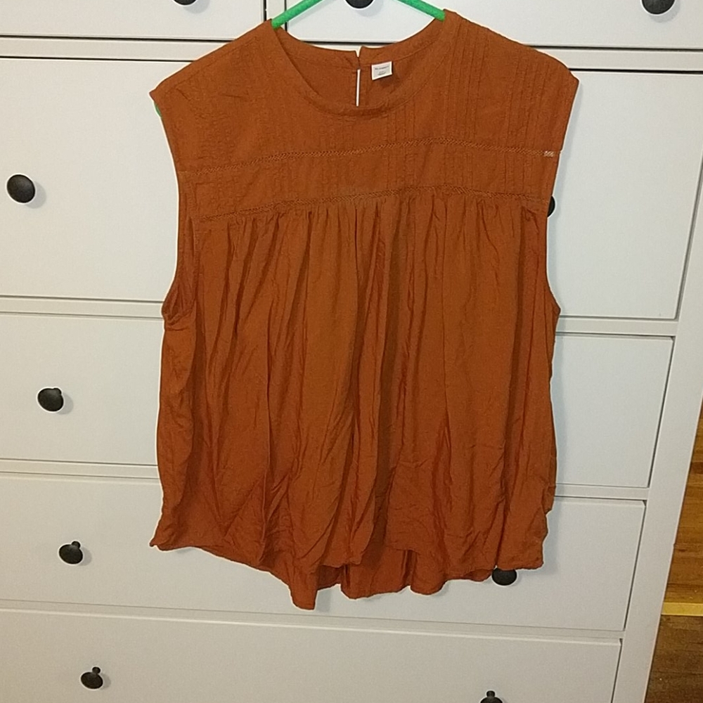 EUC Old Navy sleeveless top.